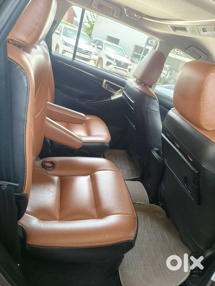 Toyota Innova Crysta 2.4 V 7 Str, 2017, Diesel