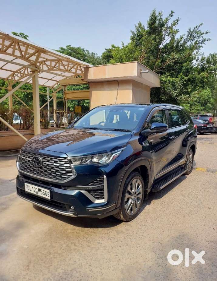 Toyota Innova Hycross 2.0 Zx (o) Hybrid 7 Str, 2025, Petrol