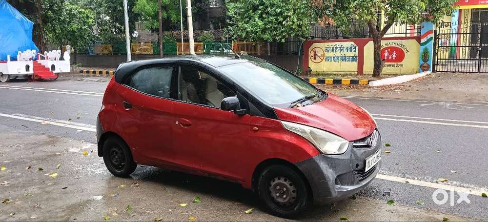 Red Eon With Best Mileage And Cng Fitted