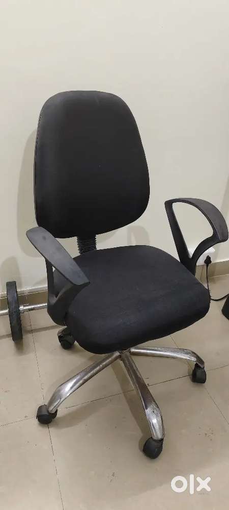 Revolving height adjustable chair for study/ office