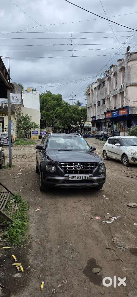 Hyundai Venue Petrol 2021