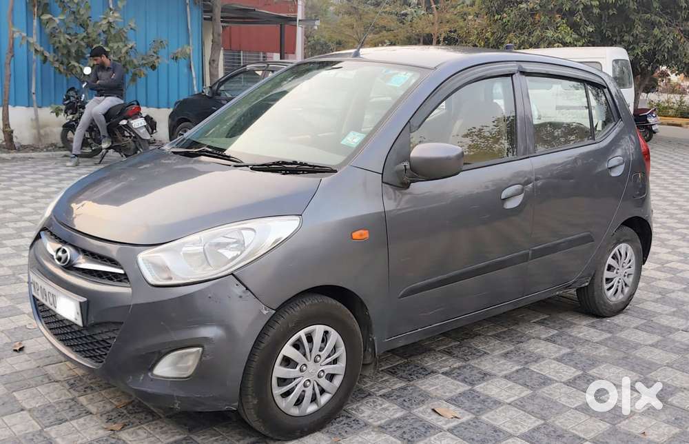 Hyundai I10 Sportz, 2016, Petrol