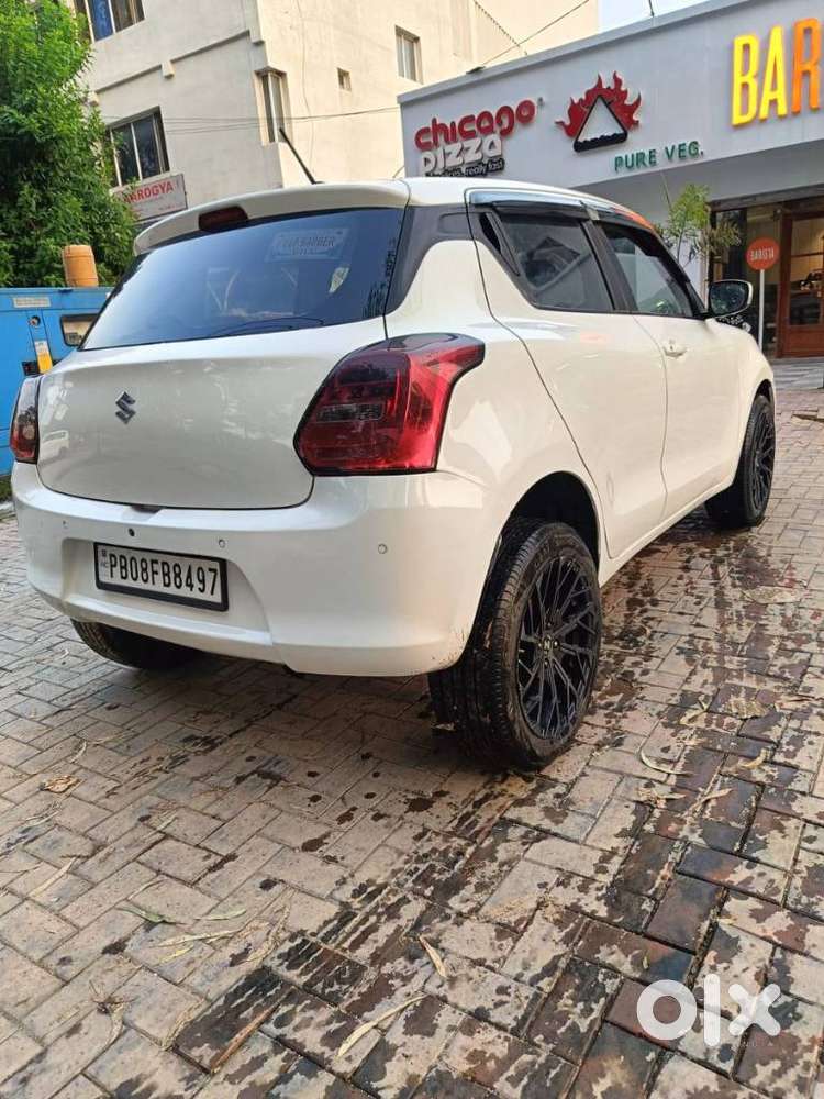 Maruti Suzuki Swift Vxi + Manual, 2023, Petrol