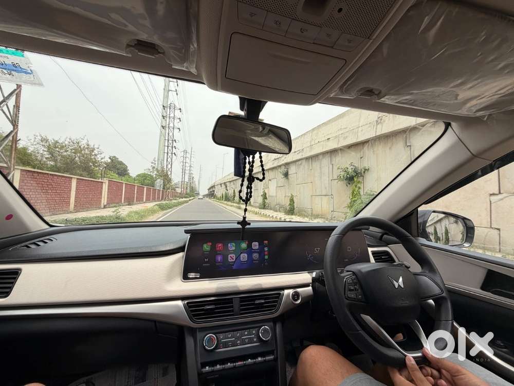 Mahindra Xuv700 2024 Petrol Well Maintained