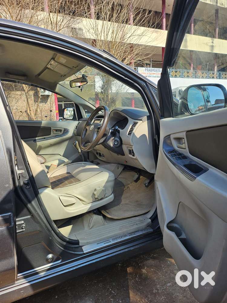 Toyota Innova 2.5 G (diesel) 7 Seater, 2012, Diesel