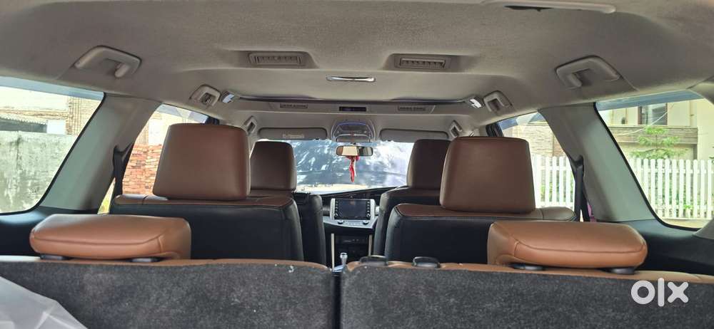 Toyota Innova Crysta 2.8z Automatic, 2022, Diesel