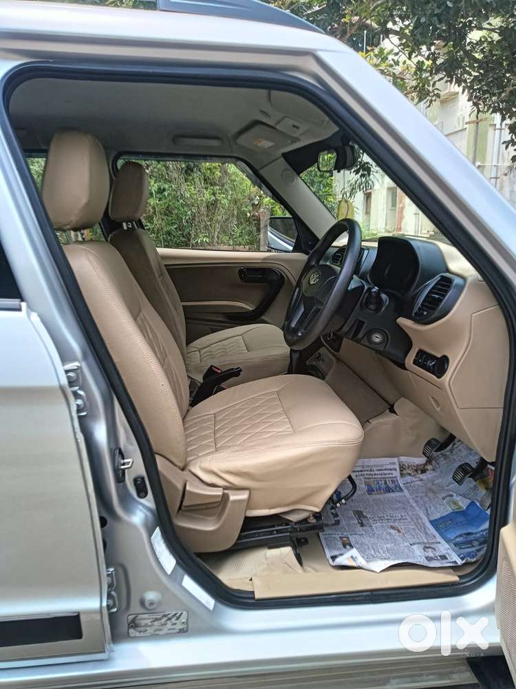 Mahindra Tuv 300 T6, 2018, Diesel