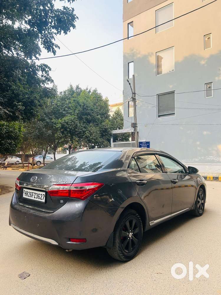 Toyota Corolla Altis 2013-2017 G At, 2015, Petrol