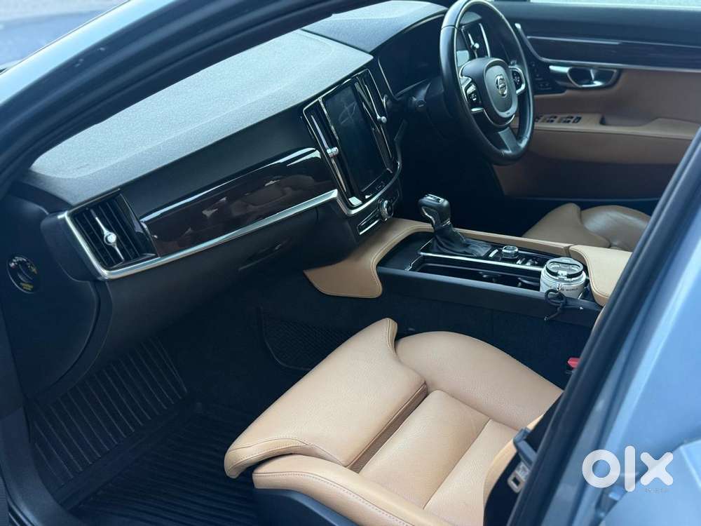Volvo S90 D4 Momentum, 2019, Diesel