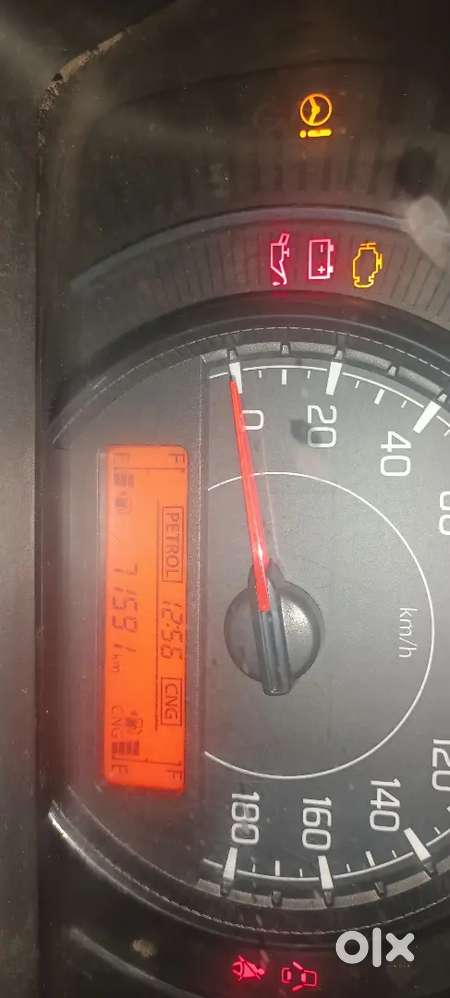 गाड़ी एकदम नई है कोई काम नहीं 4 लाख से नीचे वाले संपर्क ना करें