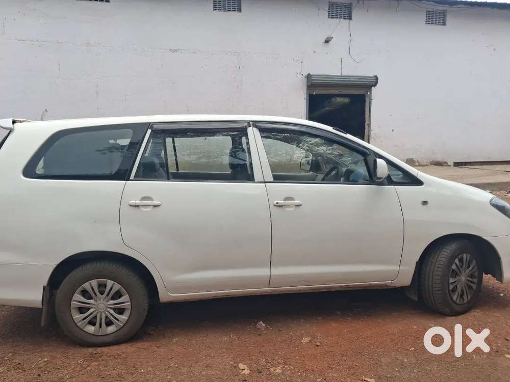 Toyota Innova 2010 Diesel Well Maintained