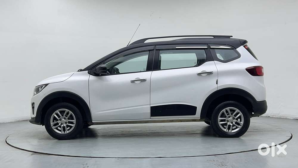 Renault Triber Rxt, 2022, Petrol