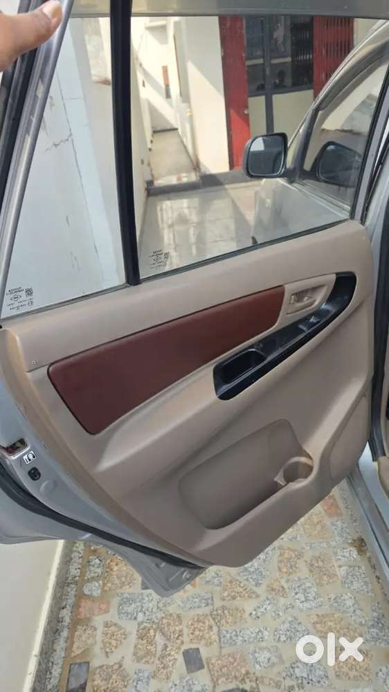 Innova For Sale With New Leatherite Interior And Bucket Seat Cover