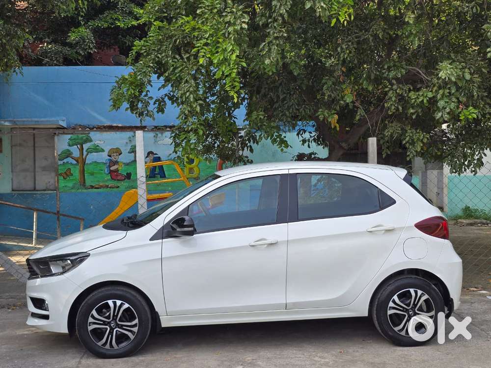Tata Tiago 1.2 Revotron Xza, 2022, Petrol