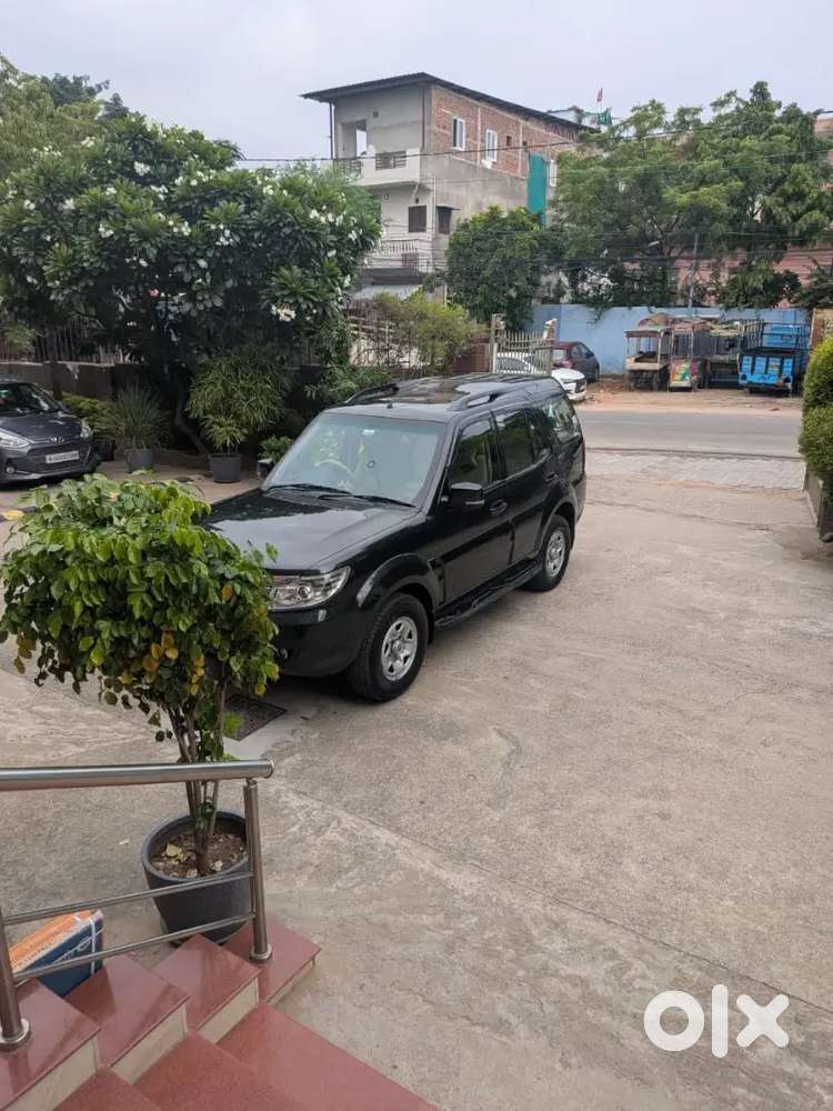 Tata Safari Storme 2014