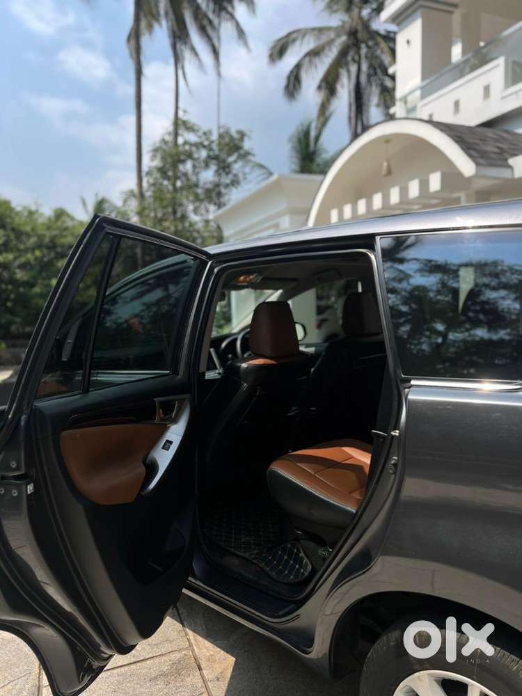 Toyota Innova Crysta 2017 Diesel Well Maintained