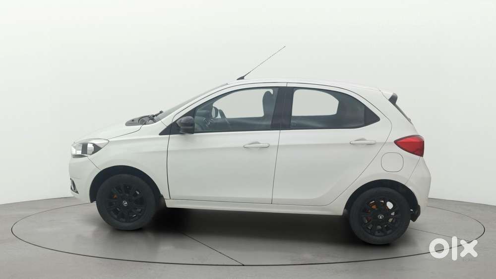 Tata Tiago 1.2 Revotron Xza, 2018, Petrol