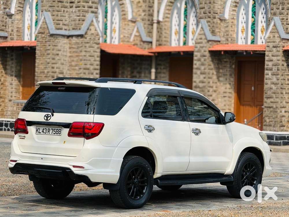 Toyota Fortuner 3.0 4x2 Automatic, 2013