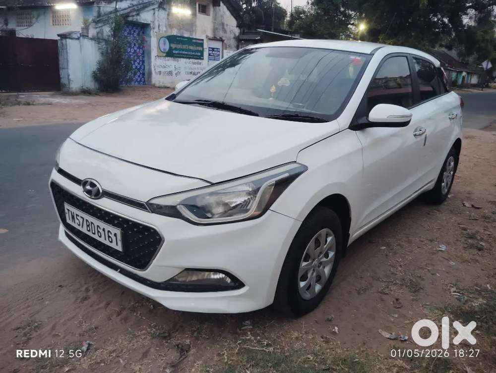 * Hyundai I20 Sportz *