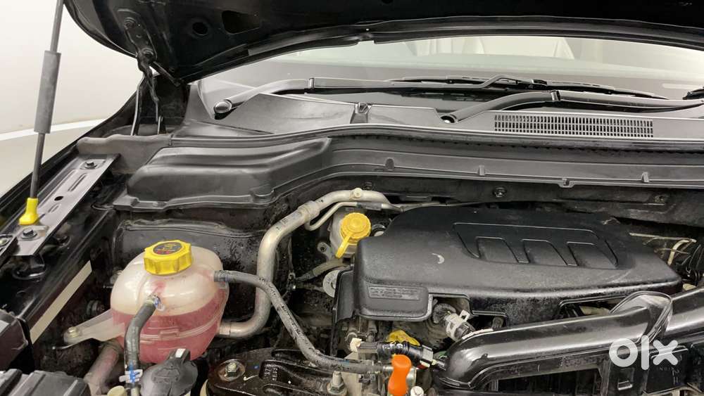 Mahindra Xuv300 W8 Option, 2022, Petrol