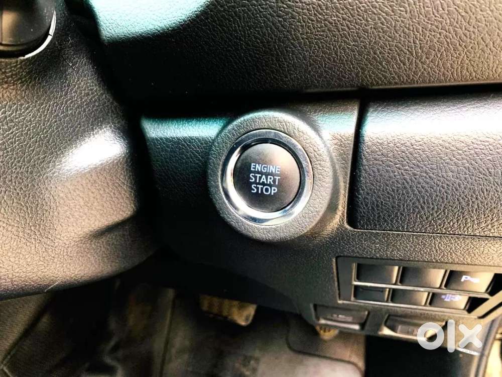 Toyota Fortuner 4x2 At 2.7 Petrol, 2022, Petrol