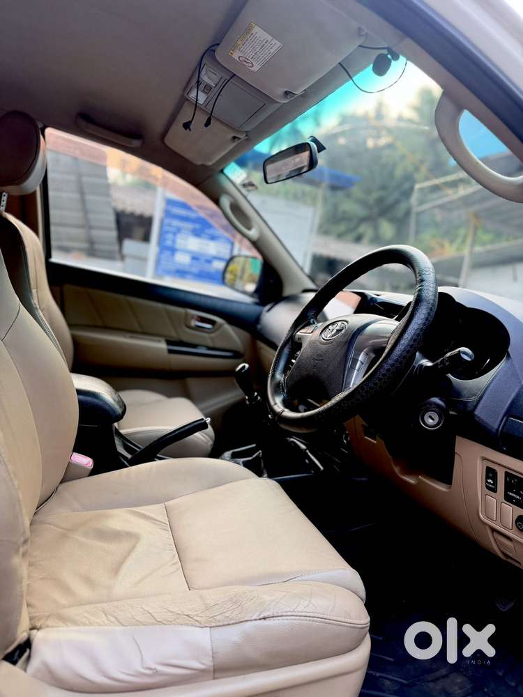 Toyota Fortuner 4x4 Manual Limited Edition, 2015, Diesel