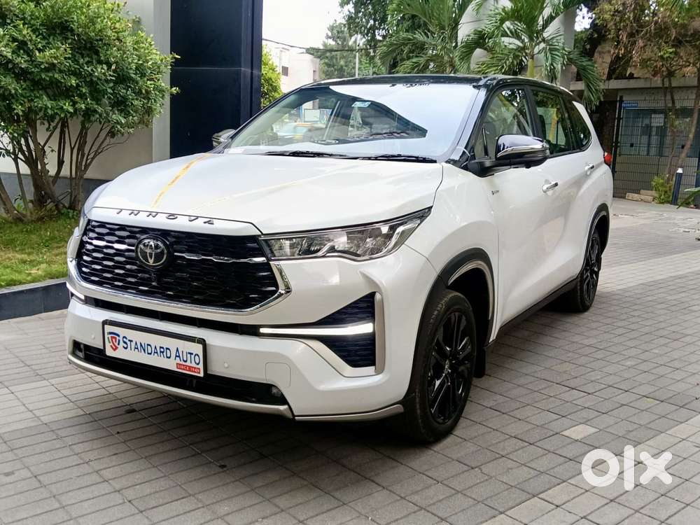 Toyota Innova Hycross 2.0 Zx Hybrid 7 Str, 2025, Petrol