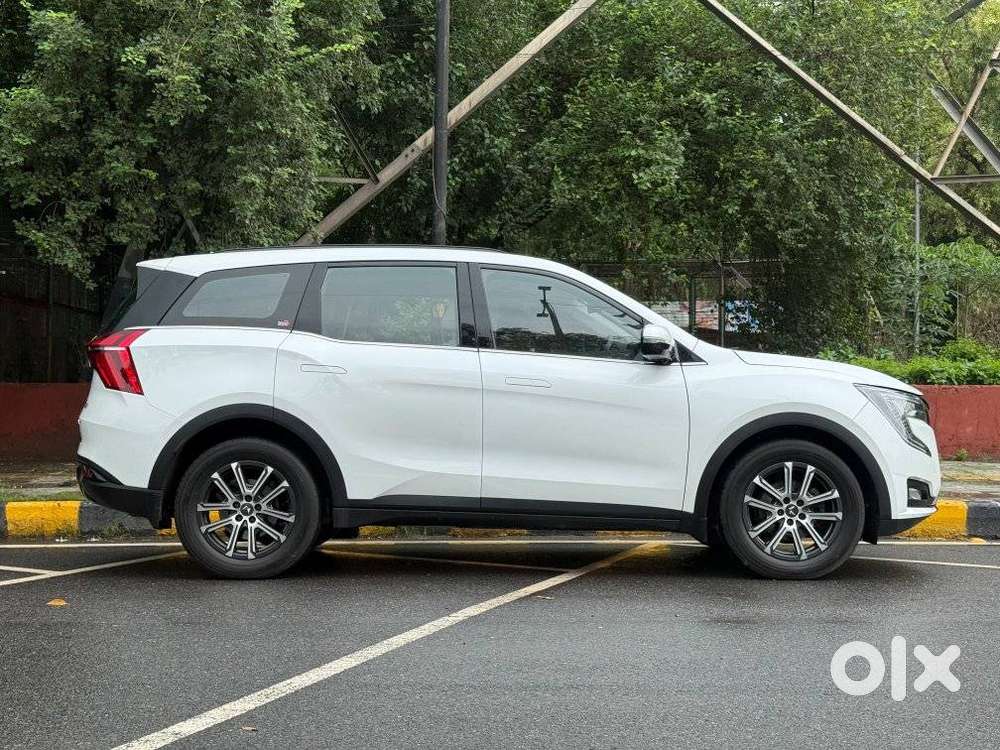 Mahindra Xuv700 2.0 Ax 7 Petrol At Str, 2024, Petrol