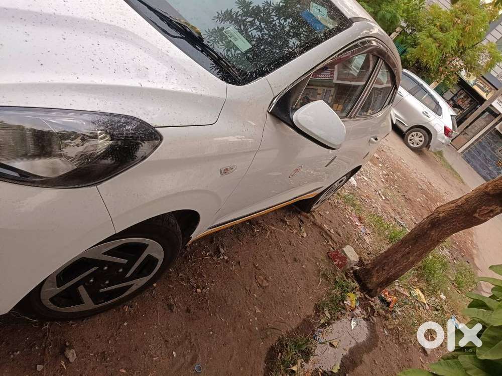 Aura Cng Taxi Passing In Bharuch Gujarat