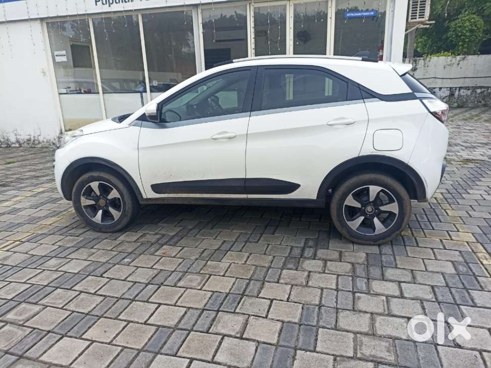 Tata Nexon 1.2 Revotron Xza Plus, 2018, Petrol