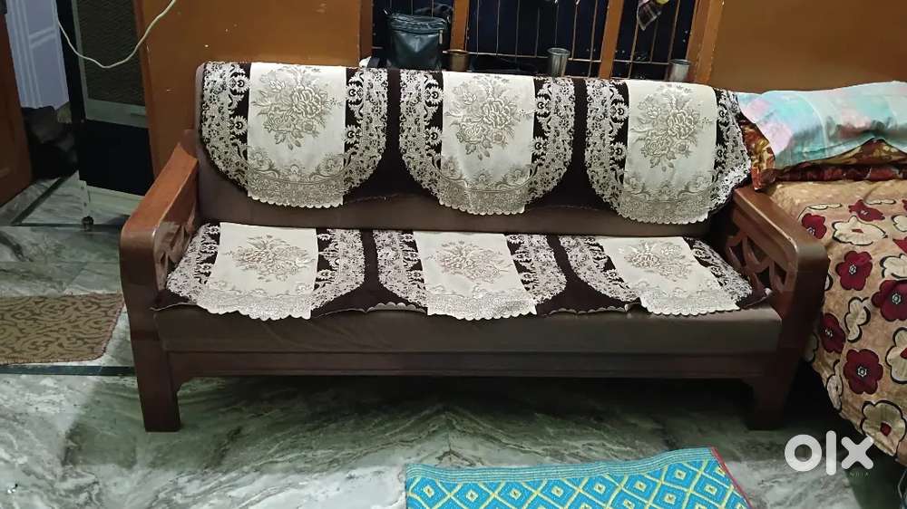 New Condition Sofa Set 3 Seater Wala Ek Match Hai