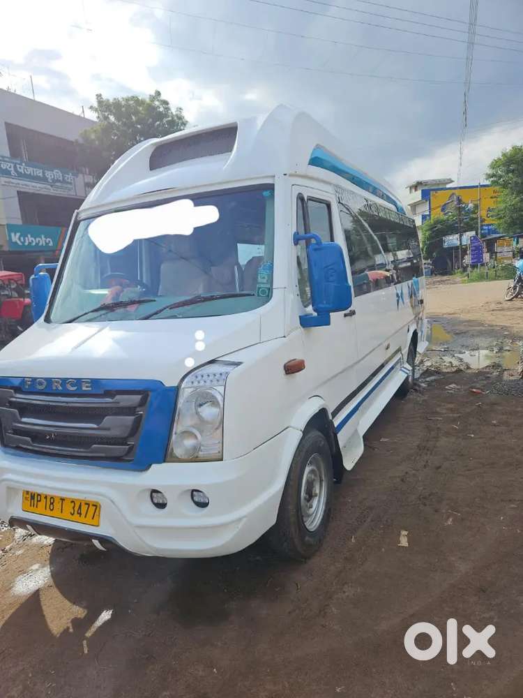Force Traveller 17+1 Seater Ac