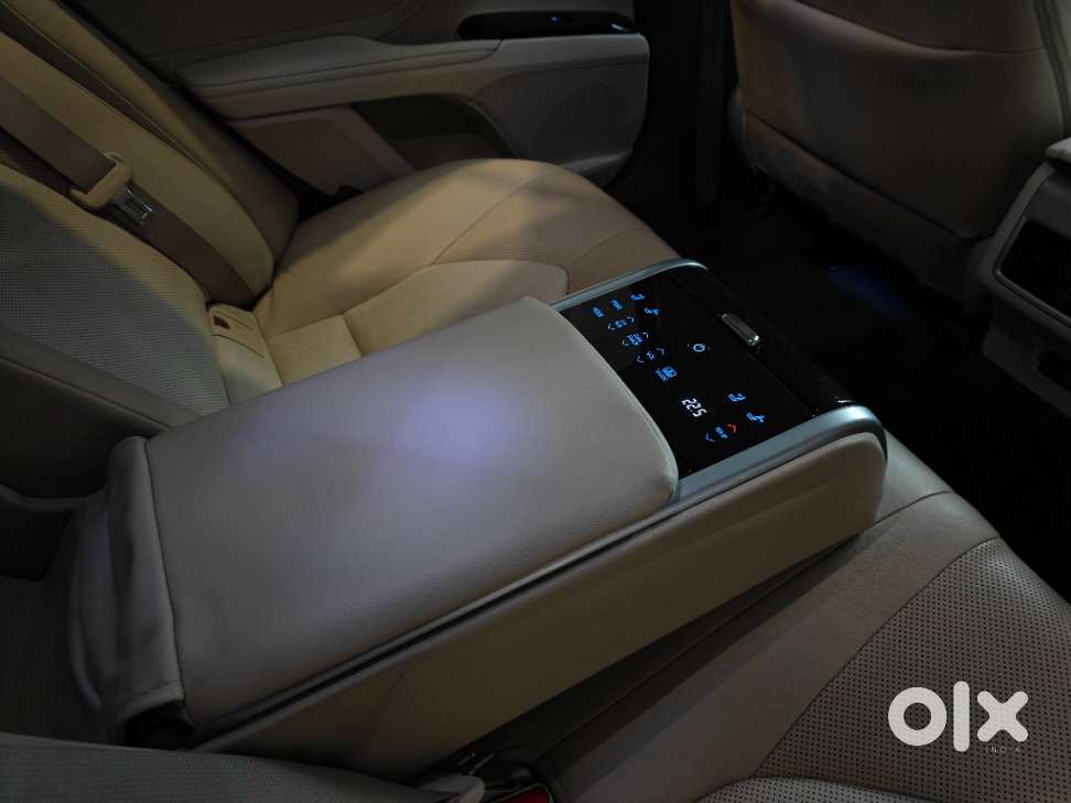 Toyota Camry Hybrid, 2020, Petrol