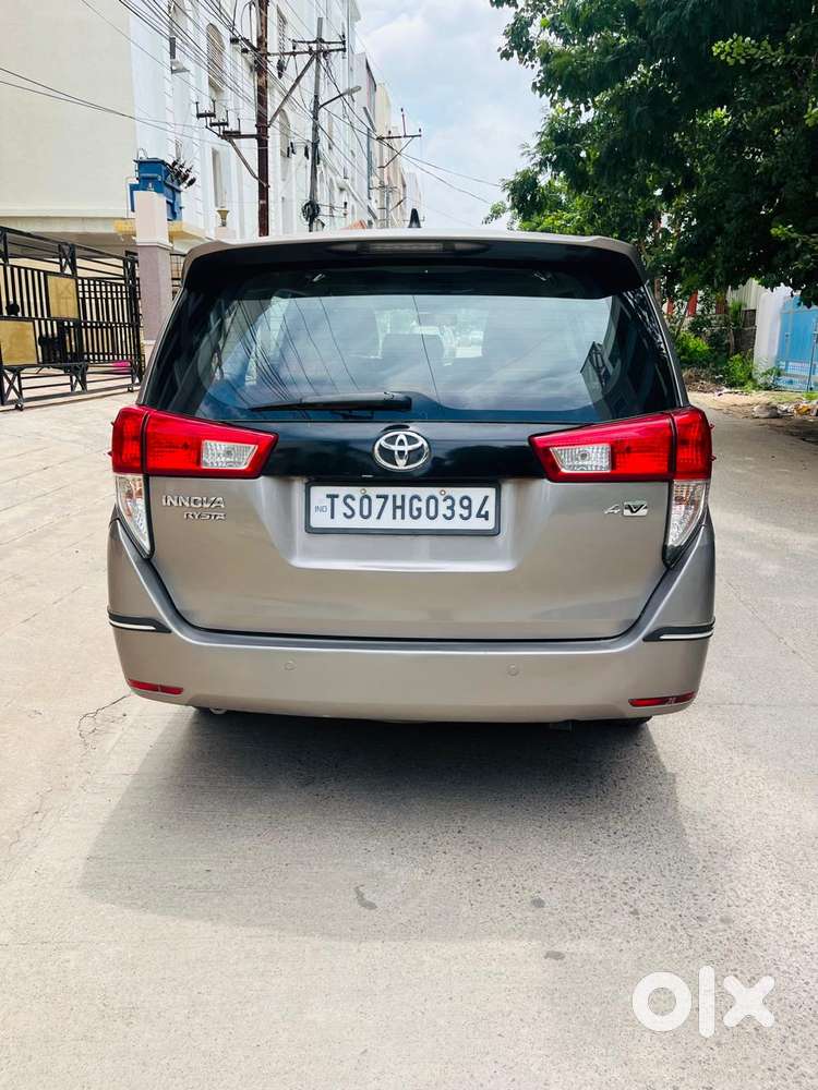 Toyota Innova Crysta 2.4 V 8 Str, 2017, Diesel