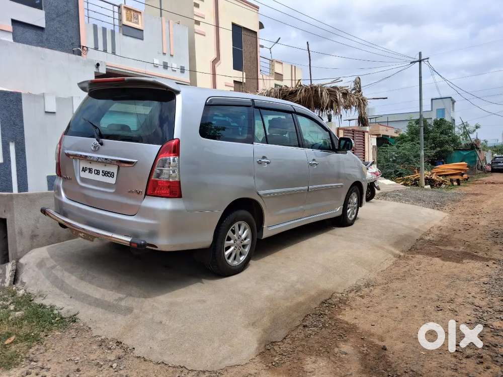 Toyota Innova 2012 Diesel Well Maintained
