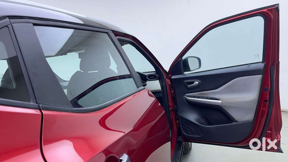 Nissan Magnite 1.0 Xv Dual Tone, 2023, Petrol