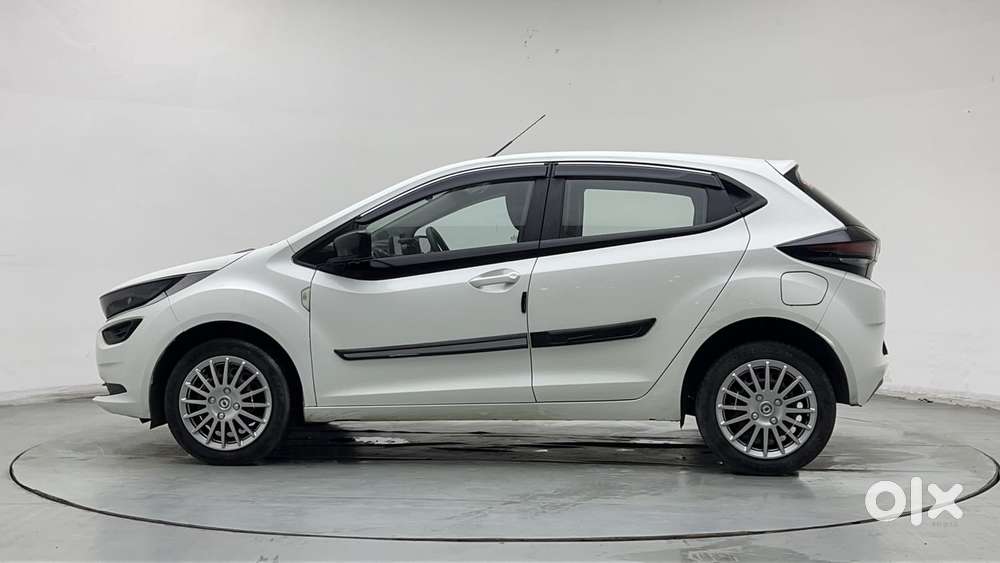 Tata Altroz 1.2 Xm Plus, 2023, Petrol