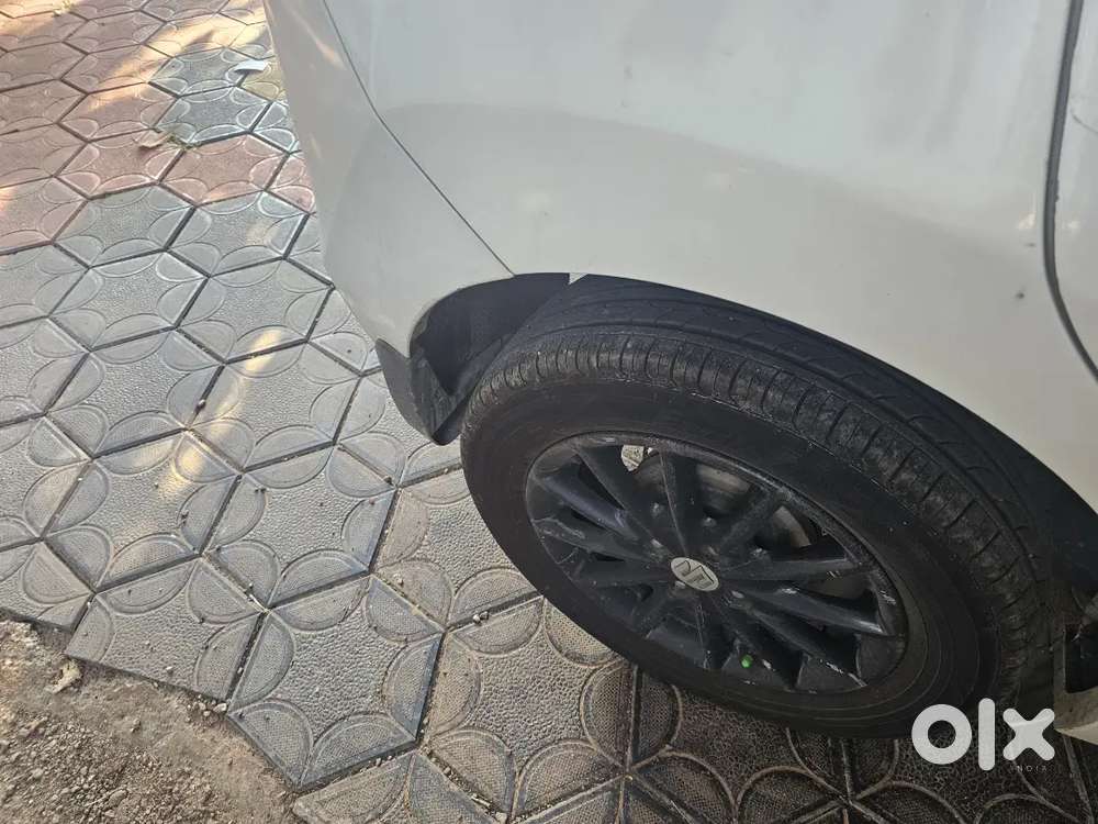 Doctor Using Well Maintained Maruti Suzuki Baleno 2017 Diesel 174000