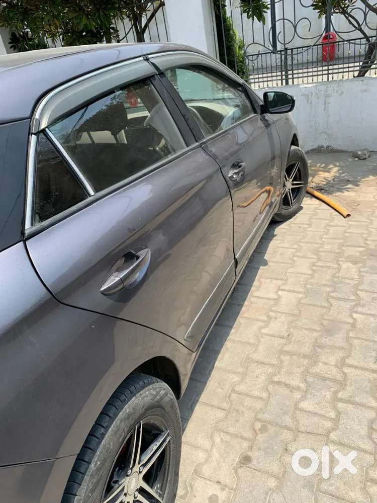 Hyundai I20 2017 Petrol 64000 Km Driven