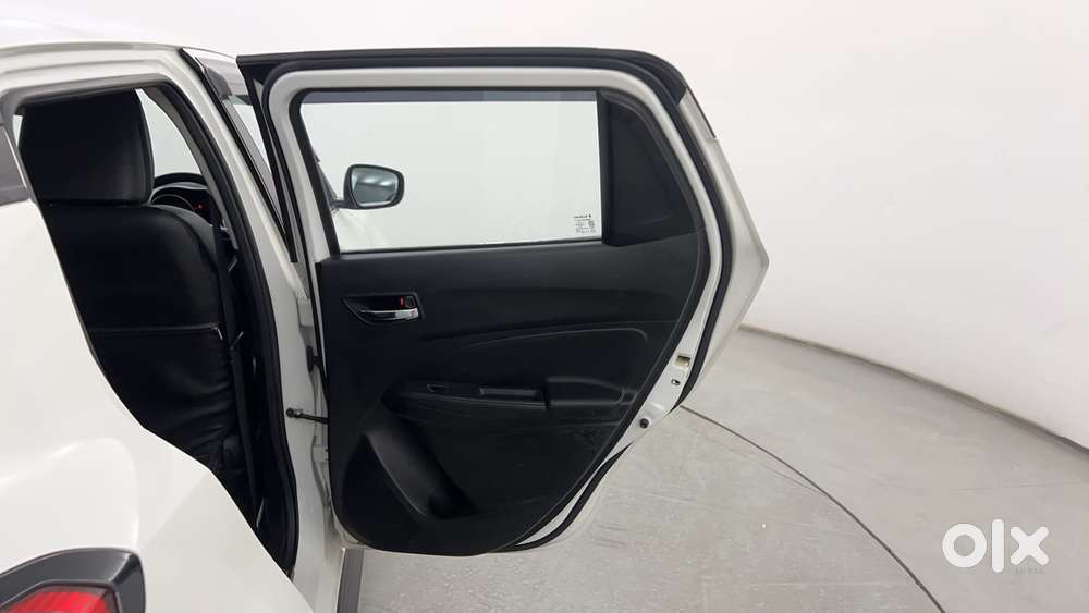 Maruti Suzuki Swift 1.3 Zxi, 2023, Petrol