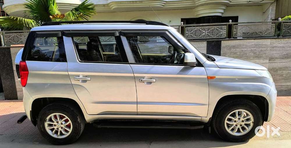 Mahindra Tuv 300 T8, 2017, Petrol