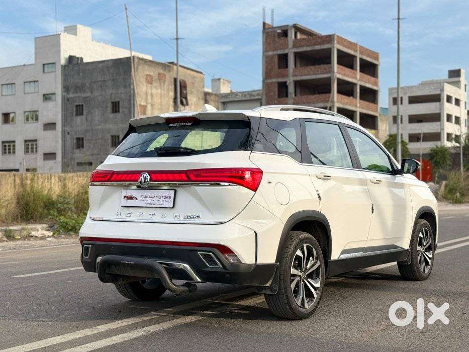 Mg Hector Plus Sharp Pro 1.5 Turbo Petrol Cvt 7 Str, 2023, Petrol