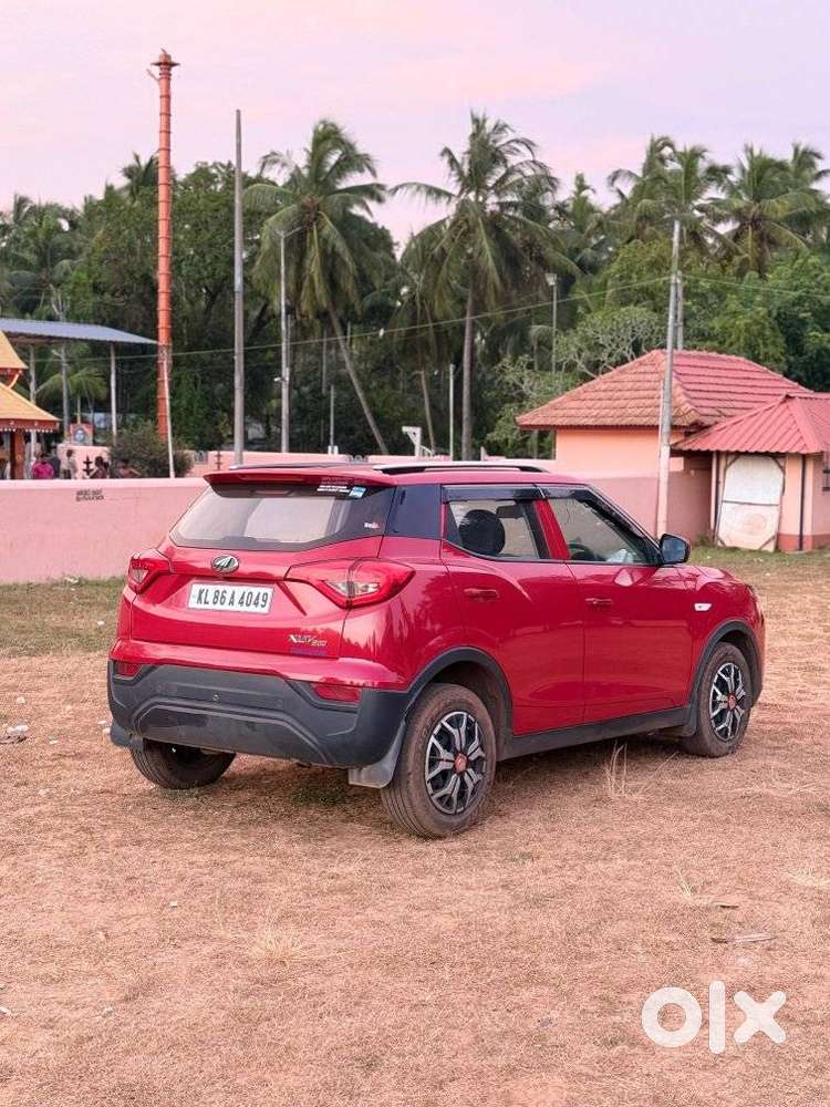 Mahindra Xuv300 W4, 2022, Petrol