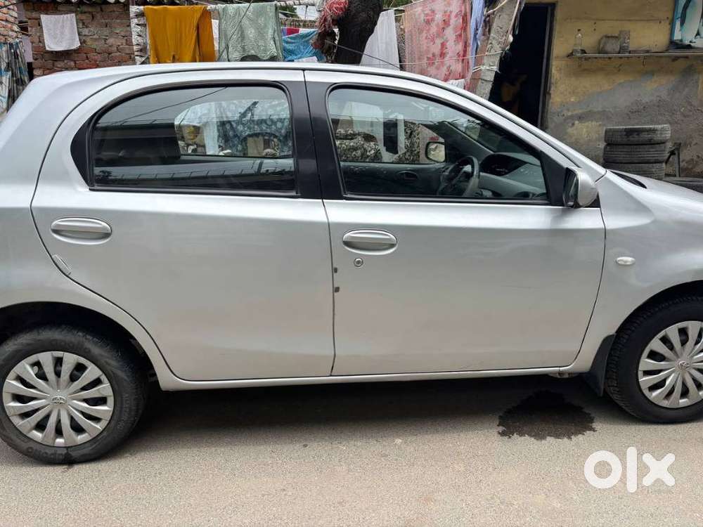 Toyota Etios Liva 2011-2012 G, 2011, Petrol