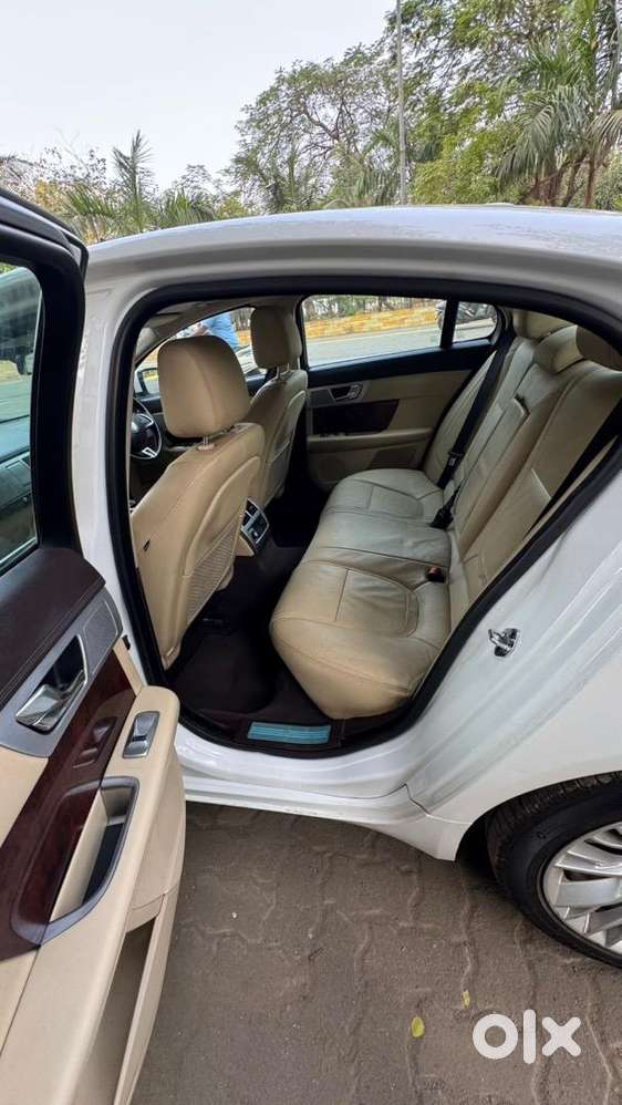 Jaguar Xf 2012 Diesel 35500 Km Driven
