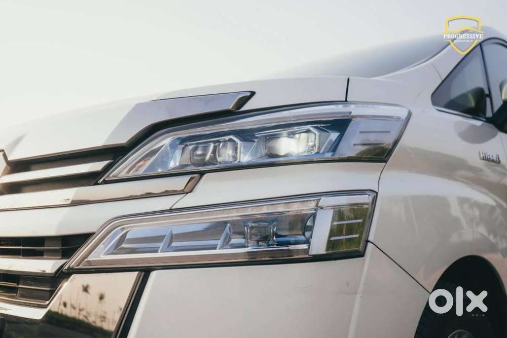 Toyota Vellfire Vip – Executive Lounge, 2022, Petrol