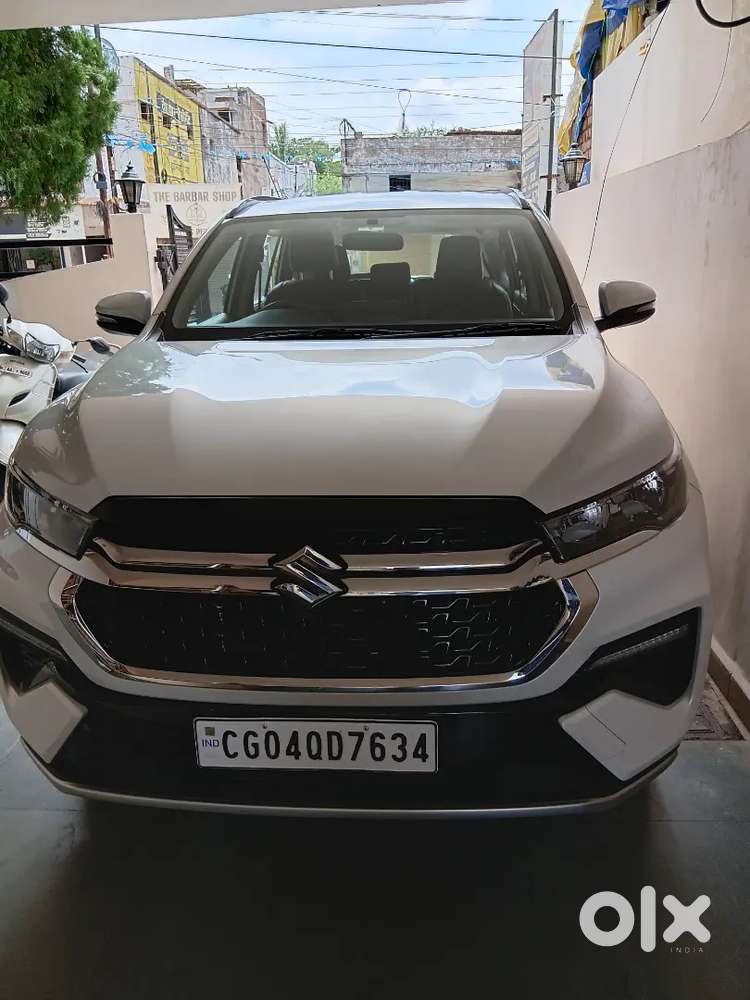 Maruti Suzuki Invicto Zeta Plus Petrol 2025