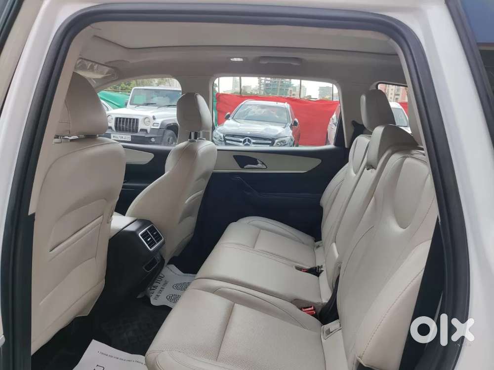 Mahindra Xuv700 2.2 Ax 7 Diesel At Luxury Pack Str Awd, 2022, Diesel