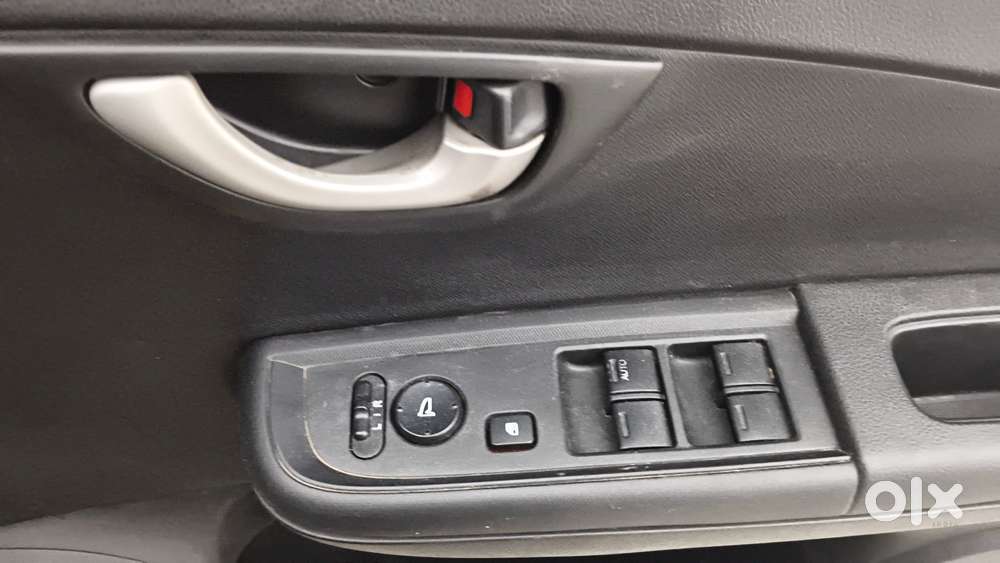 Honda Br-v 1.5 S I-vtec Mt, 2018, Petrol