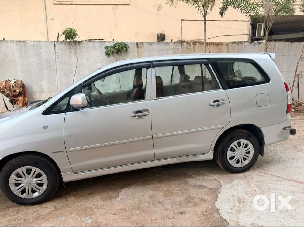 Toyota Innova 2013 Diesel 890000 Km Driven
